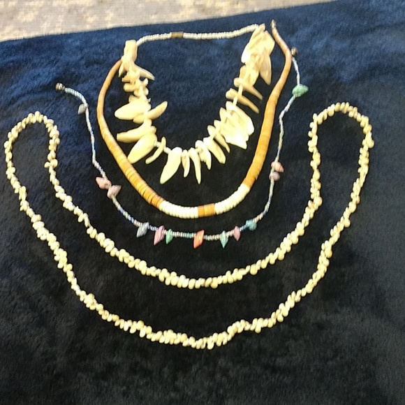 4 piece Shell beach necklace set, EUC - Picture 2 of 4